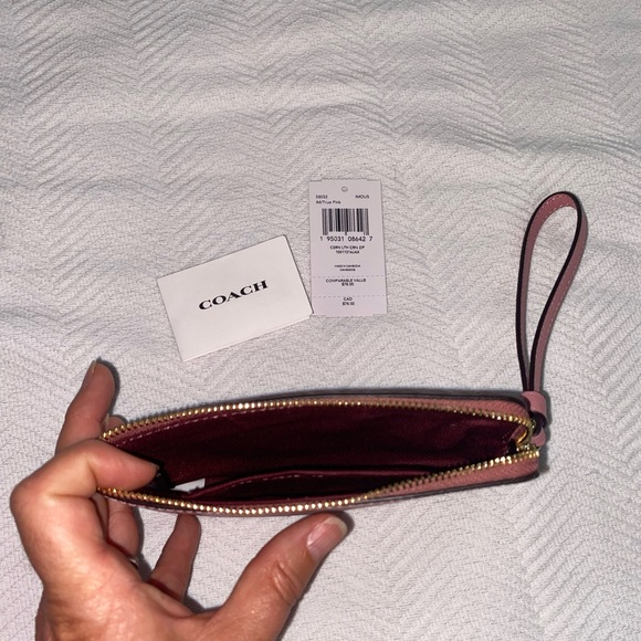 Coach Wristlet- Corner Zip- True Pink- NWT - Picture 4 of 4